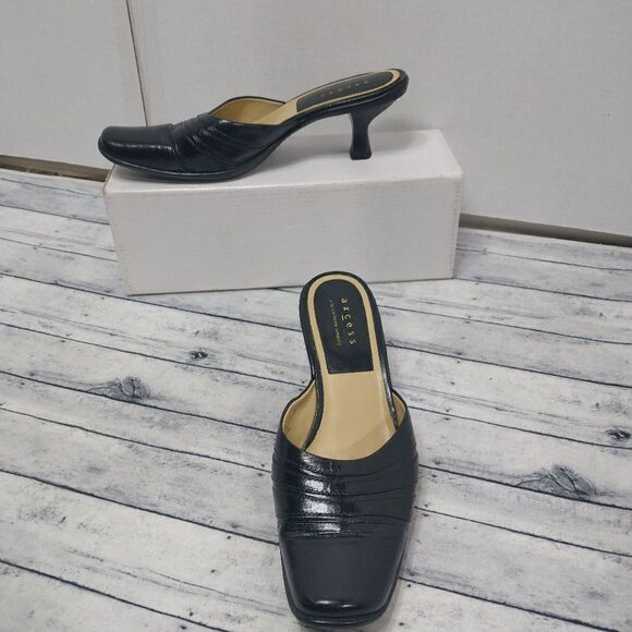 Axcess Liz Claiborne Black Leather Heels Shoes Size 6.5 M. - Picture 1 of 9